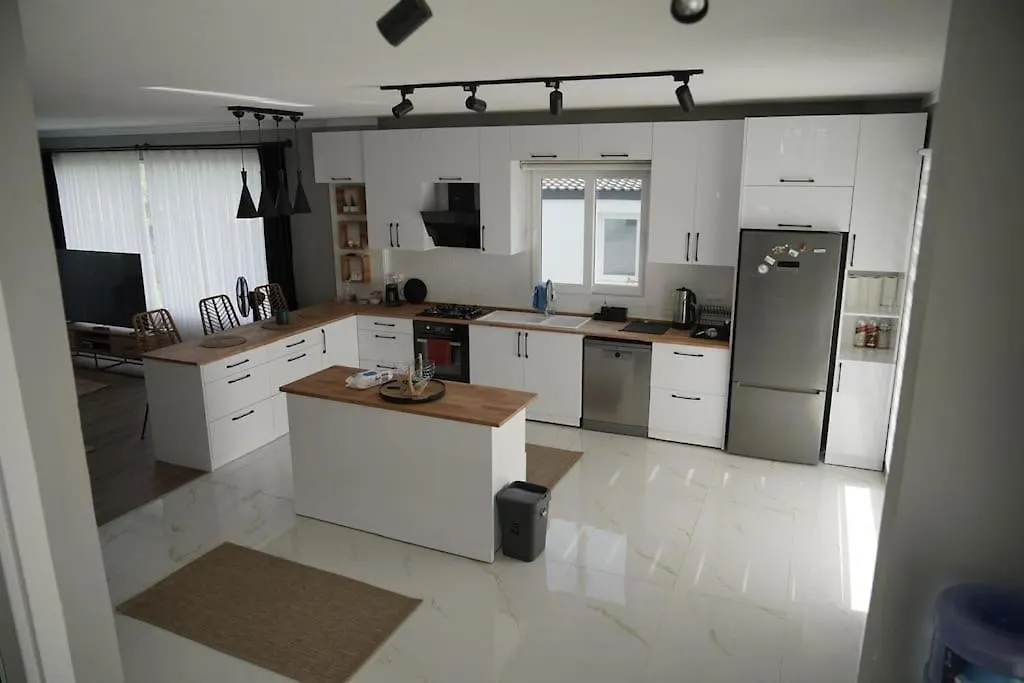 Villa Ece Kemalpasa  Turchia
