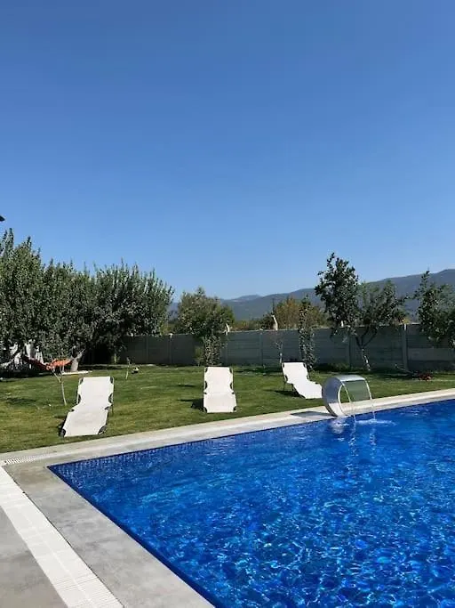 Villa Ece Kemalpasa
