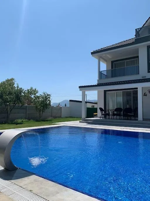 Villa Ece Kemalpasa  Turchia